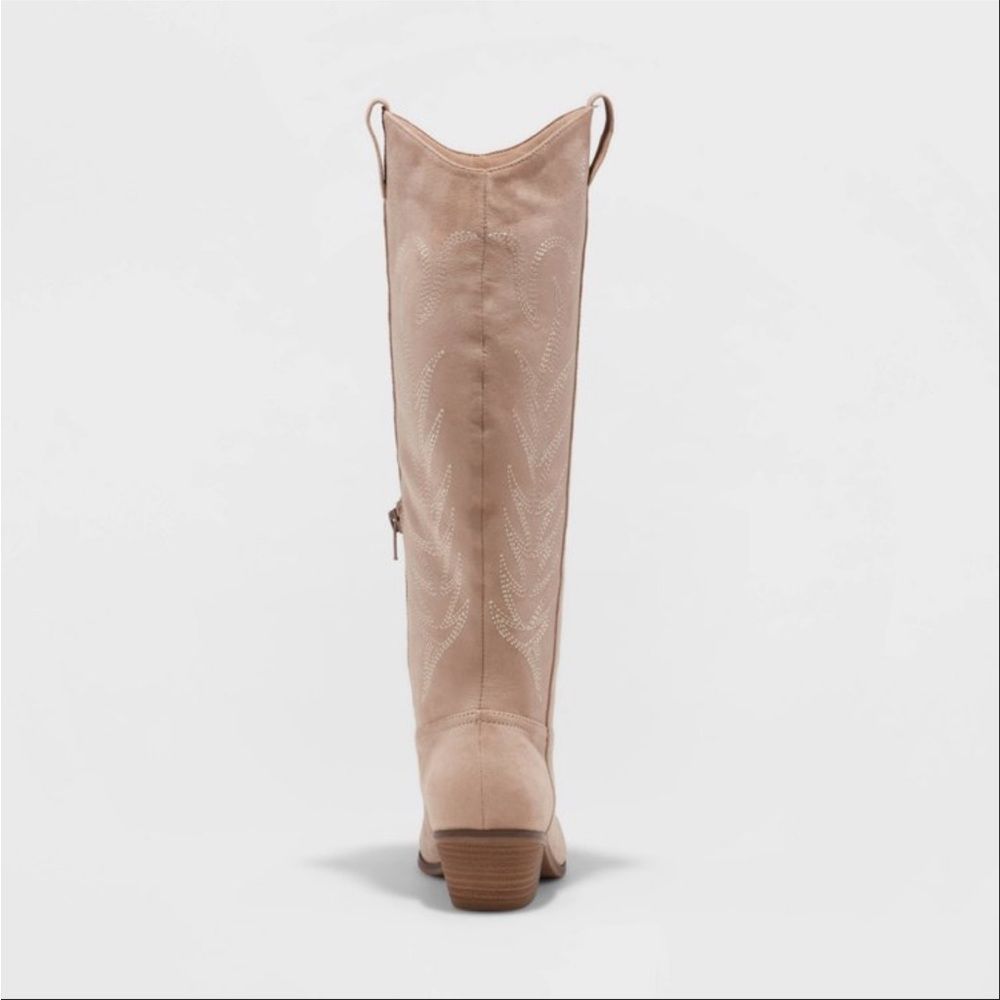 Universal Thread Sadie Boots in Tan Size 6 - Picture 3 of 8